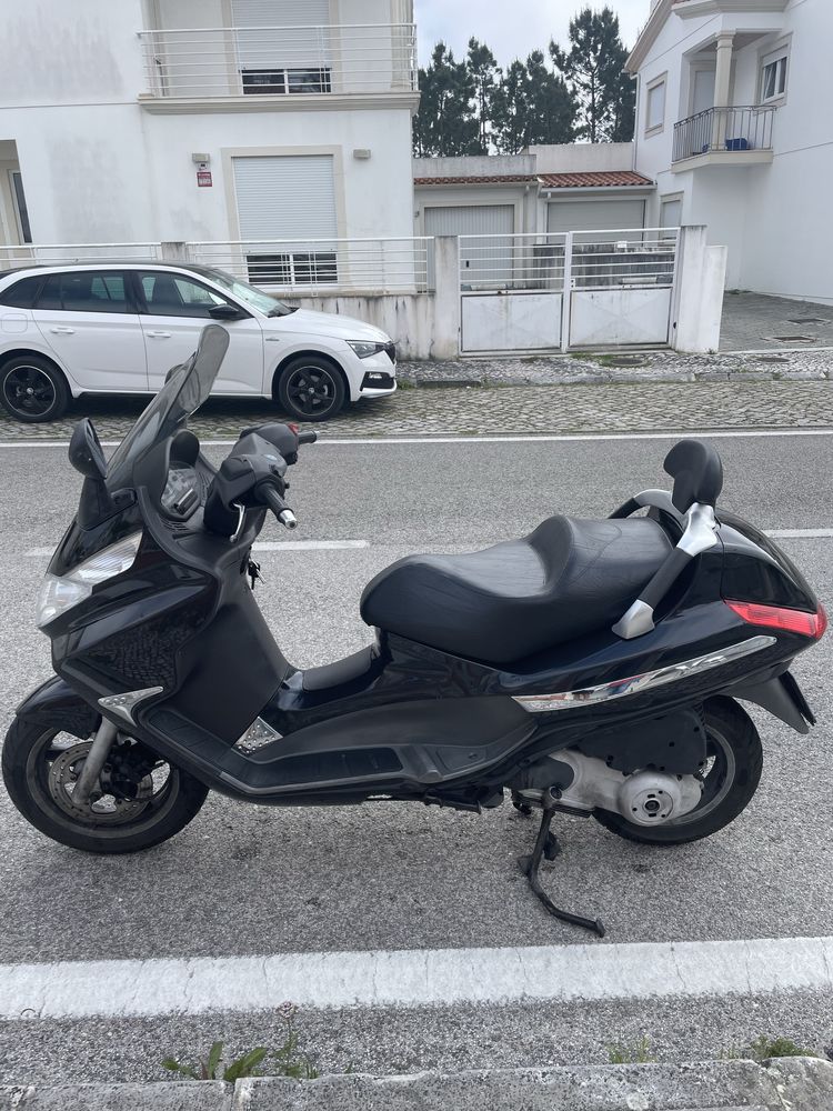 Piaggio X8 200 (excelente condição)
