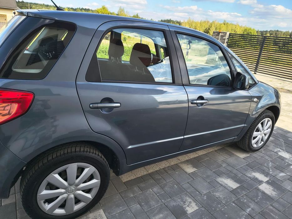 Suzuki SX4 Sprzedam Suzuki sx4 1.6 benzyna