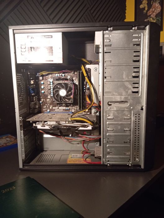 Sprzedam komputer stacjonarny
