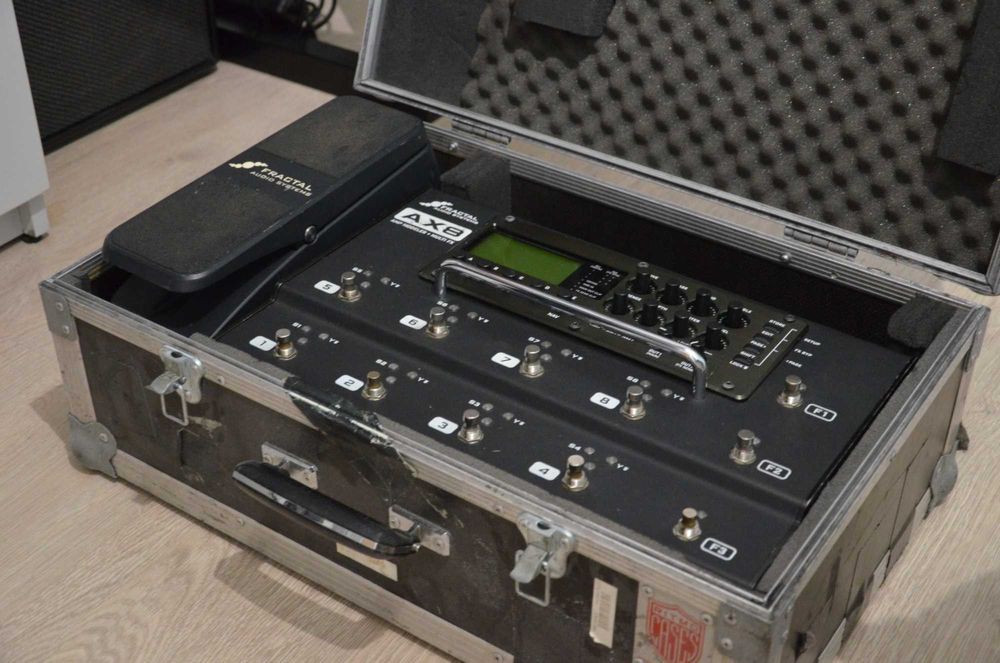 Fractal AX8 (hardcase + EV-1)