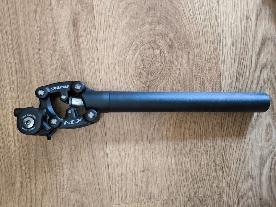 Sztyca amortyzowana SR SUNTOUR NCX