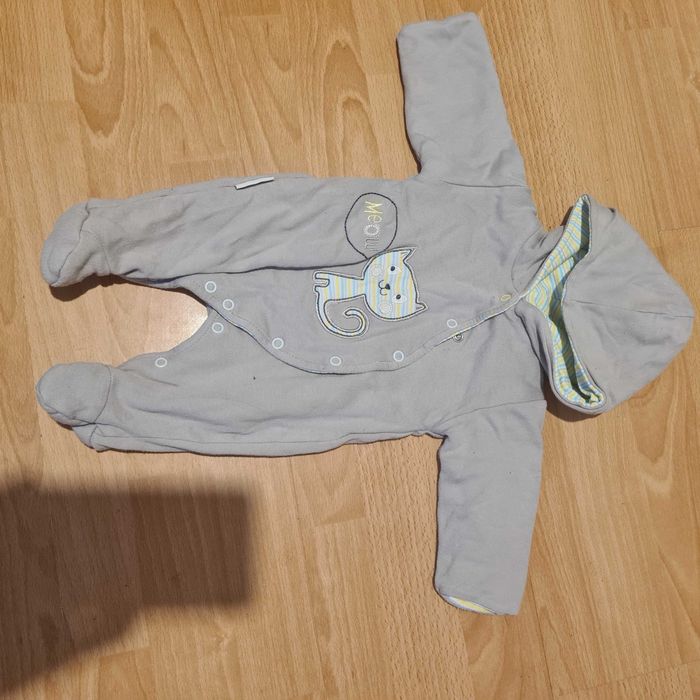 Kombinezon niemowlęcy rozmiar 56