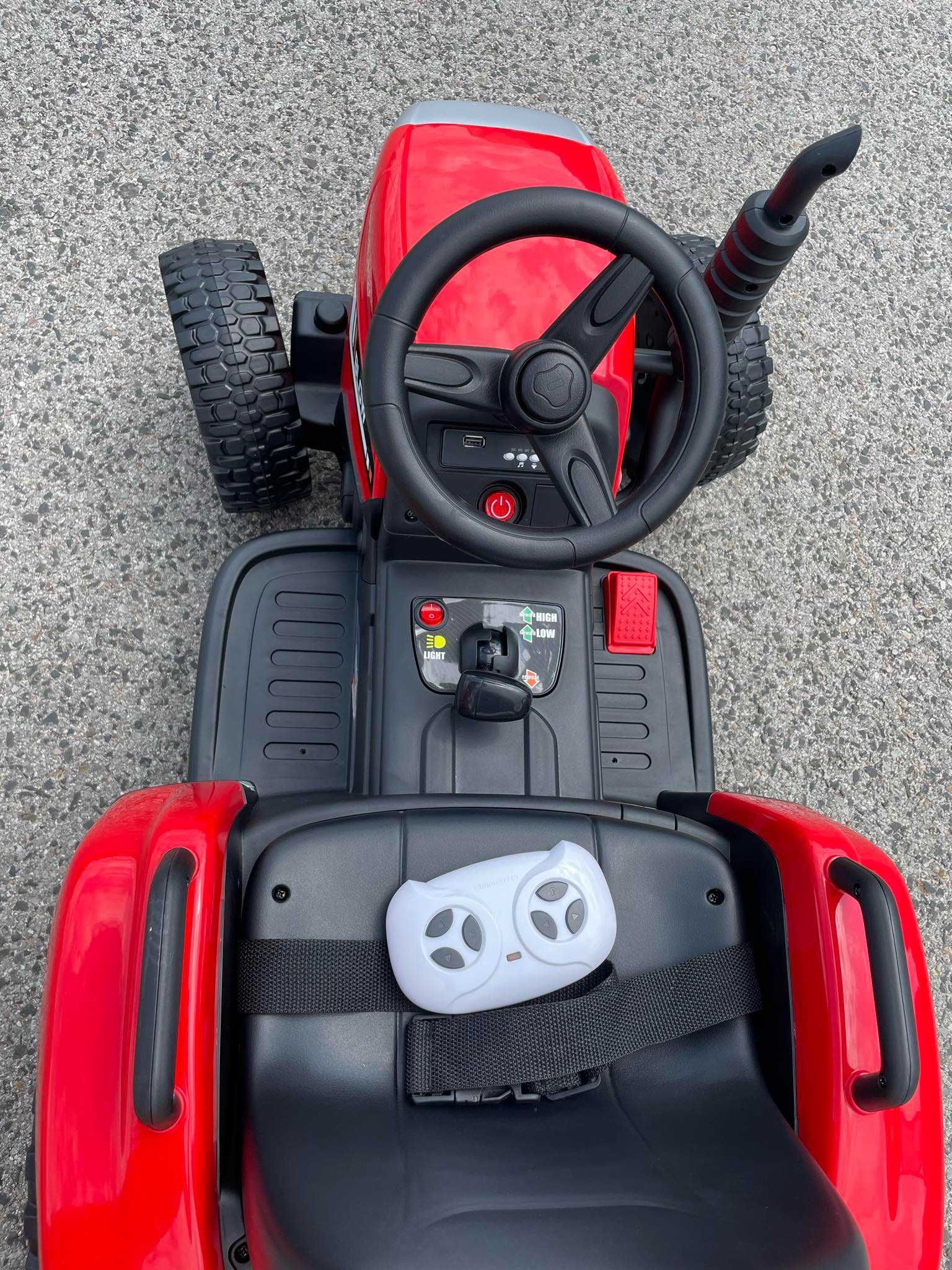 NOWY Traktor na akumulator z Przyczepką Pilot 12V Miękkie koła EVA