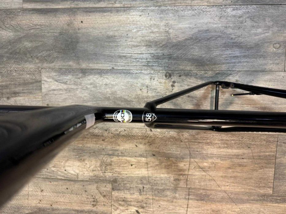 Quadro de bicicleta estrada S-Works Tarmac SL7 58 (quase novo)