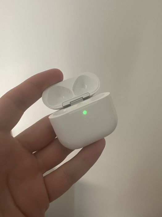 Etui Ladujace Apple Airpods 4 Stan idealny