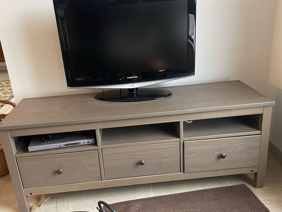Movel tv hemnes Ikea com 3 gavetas