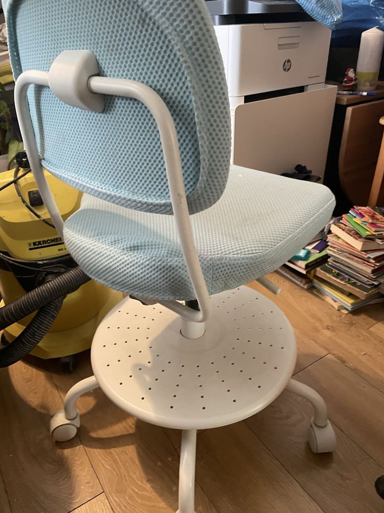 Niebieskie krzesełko dzieciece do biurka  ikea vimund