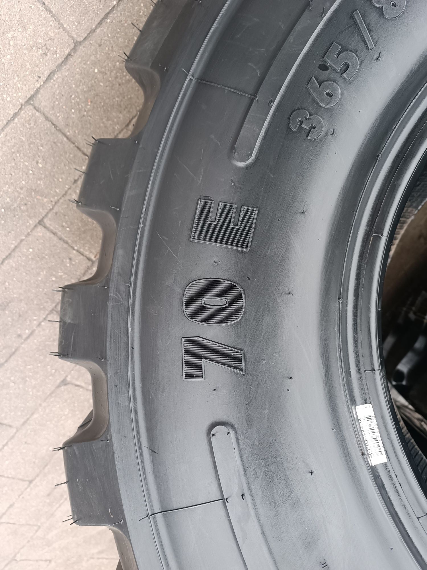 365/80R20 Continental 70 E 14.5R20