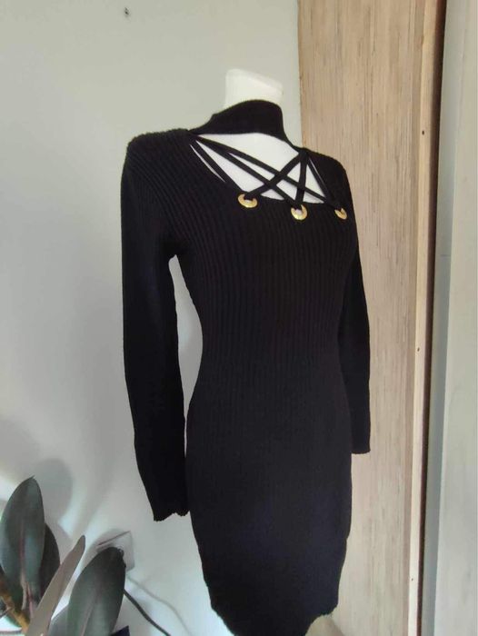 Czarna sukienka damska, midi, dlugi rękaw, na jesień i zime, r. Uni