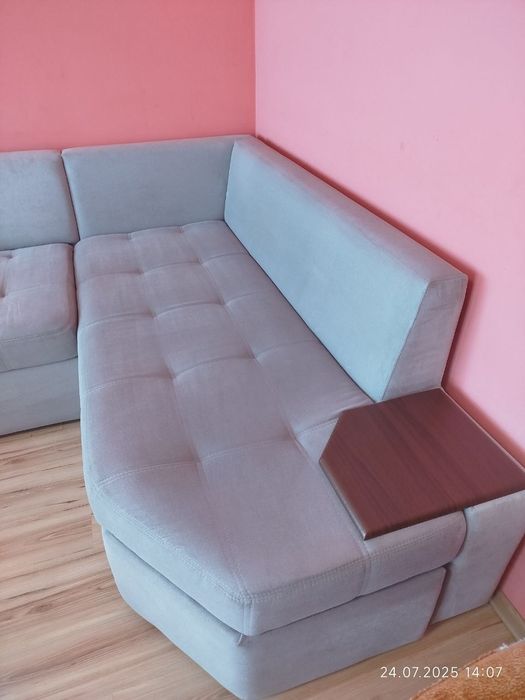 Виїзна хімчистка м'яких меблів Київ