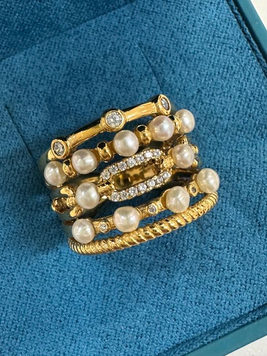 Anel de prata com banho de ouro - pérolas e zirconias