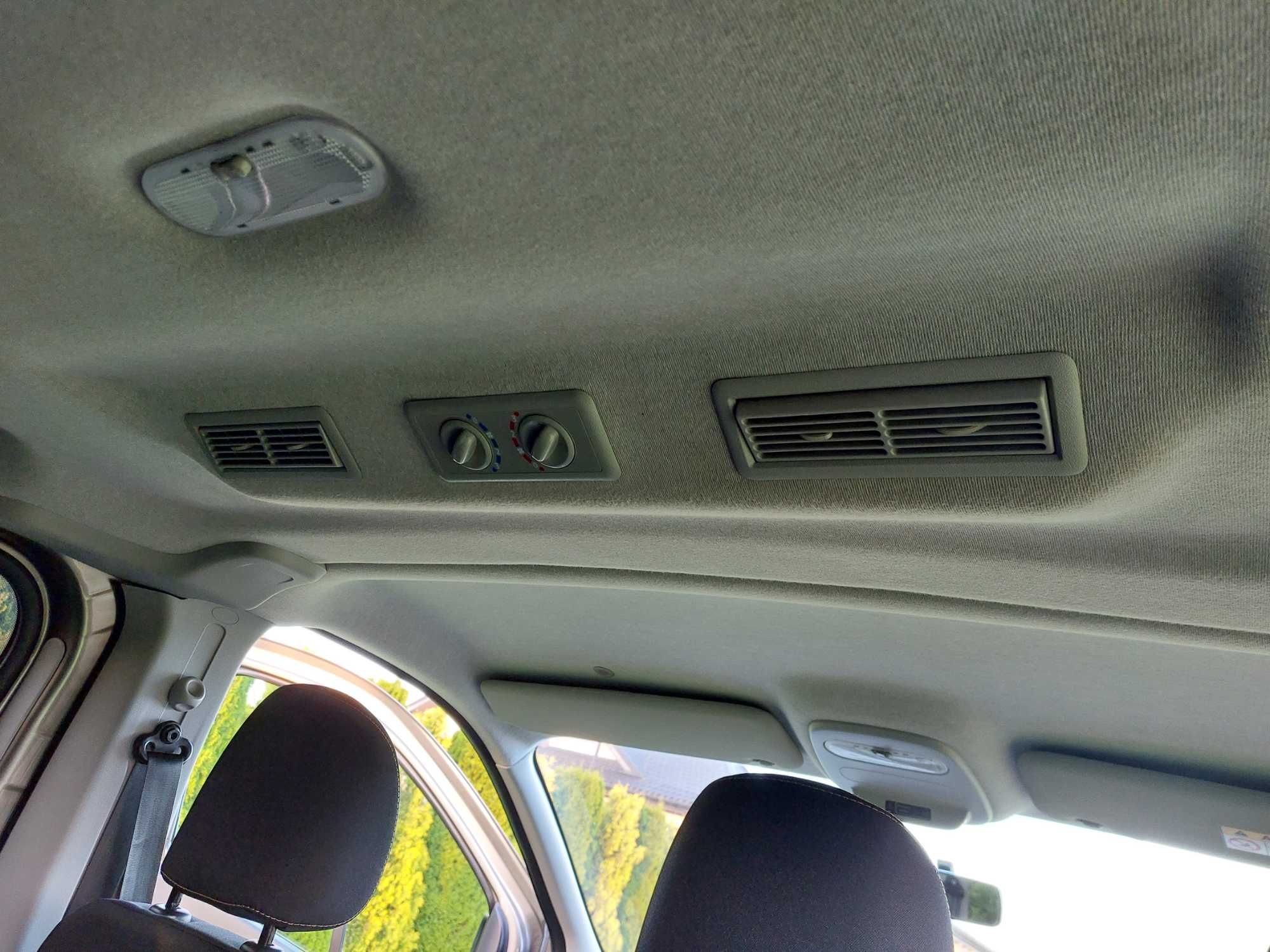 Renault Trafic polski salon wersja long 9 osób nawiewy Webasto