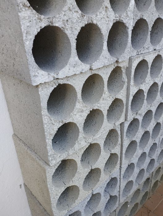 Blocos de Cimento para Garrafeira.