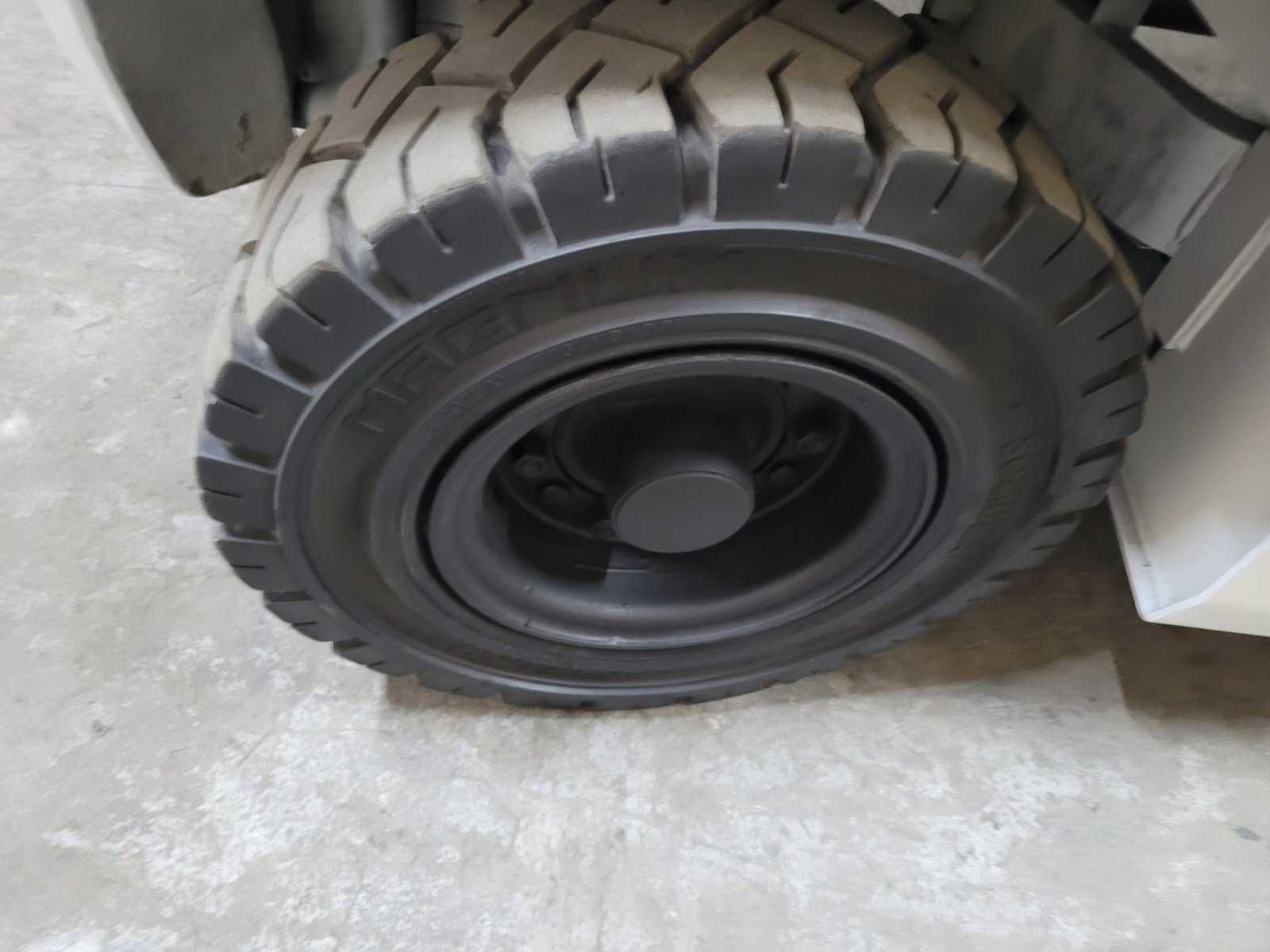 Навантажувач вилковий, газовий 3.2 тонни
Nissan UG1D2A32LQ