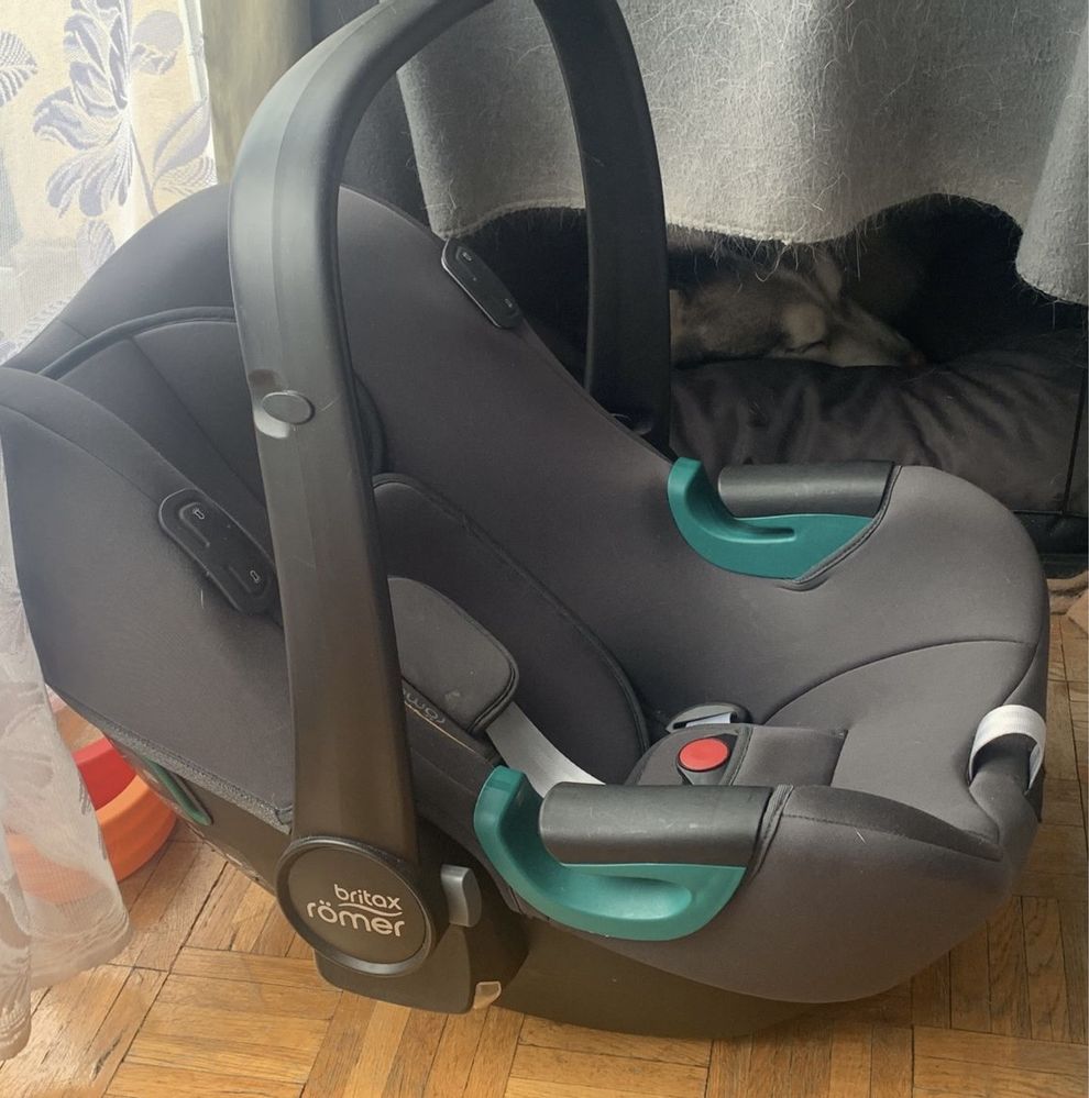 Britax Romer Baby Safe 3 i-Size fotelik łupinka