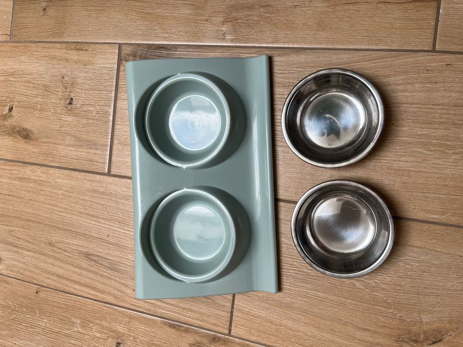 Miseczki dla kota w kolorze miętowym