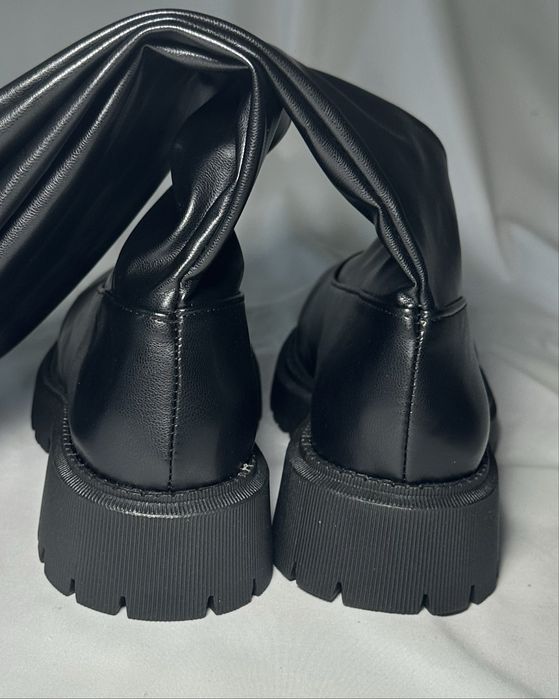 Високі чоботи ботфорти на осінь