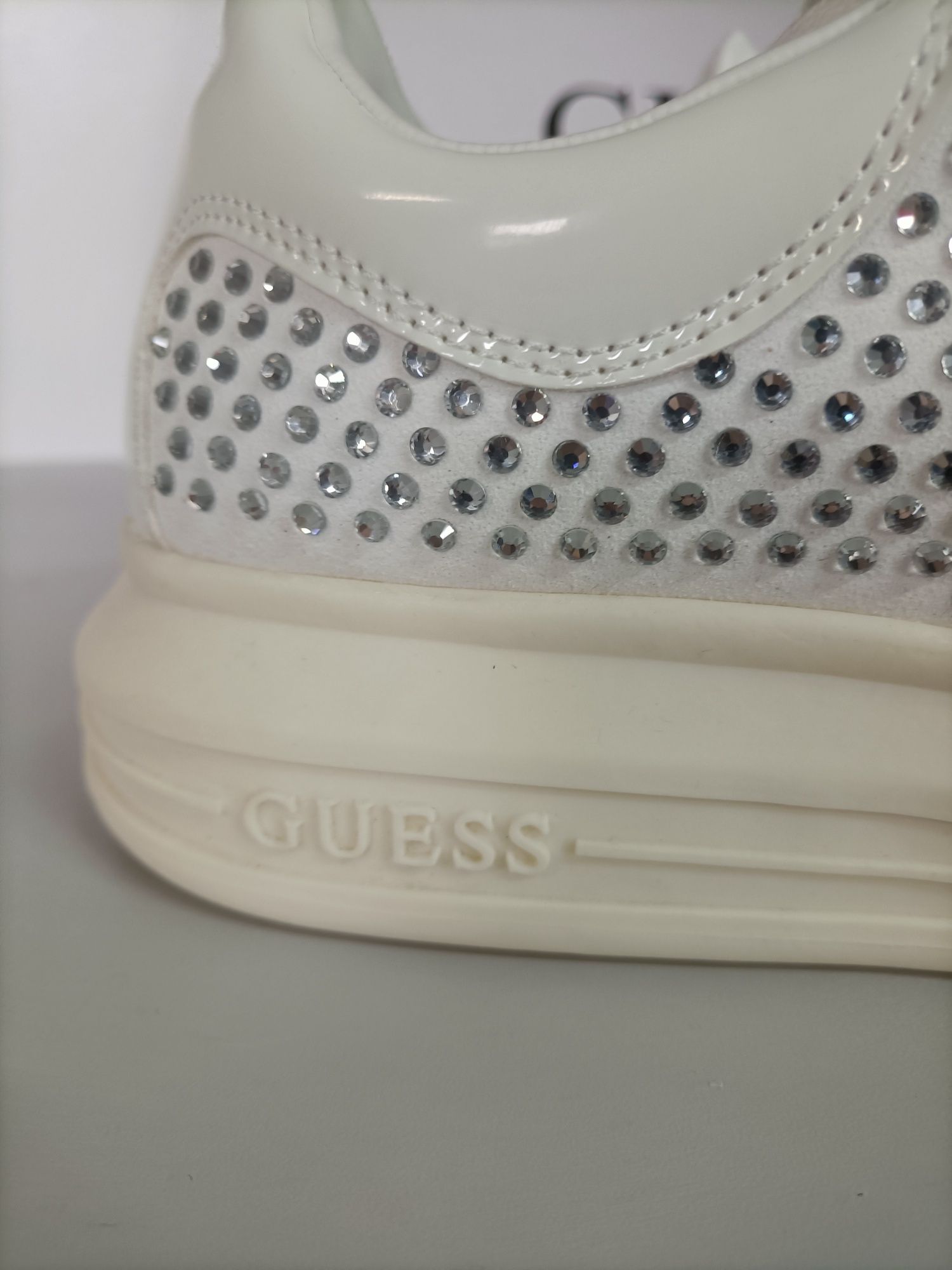 Adidasy Guess rozmiar 40
