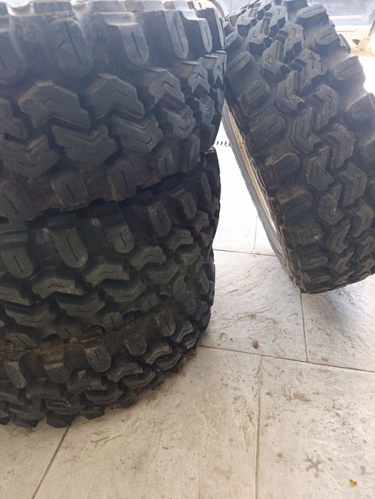 Só pneus 31/10.5 R15