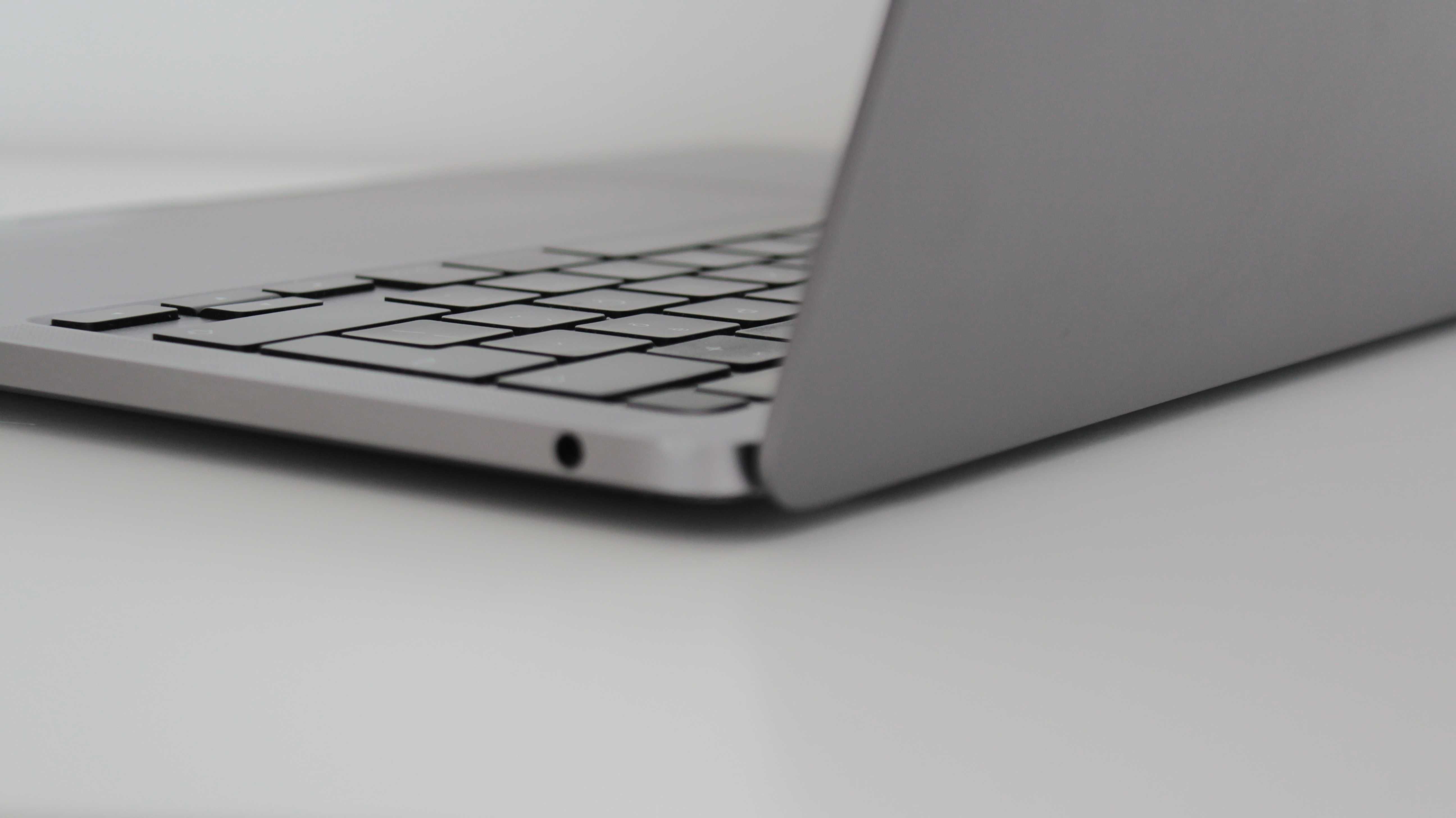 MacBook Pro 13" M1 (2020) – Modelo A2338