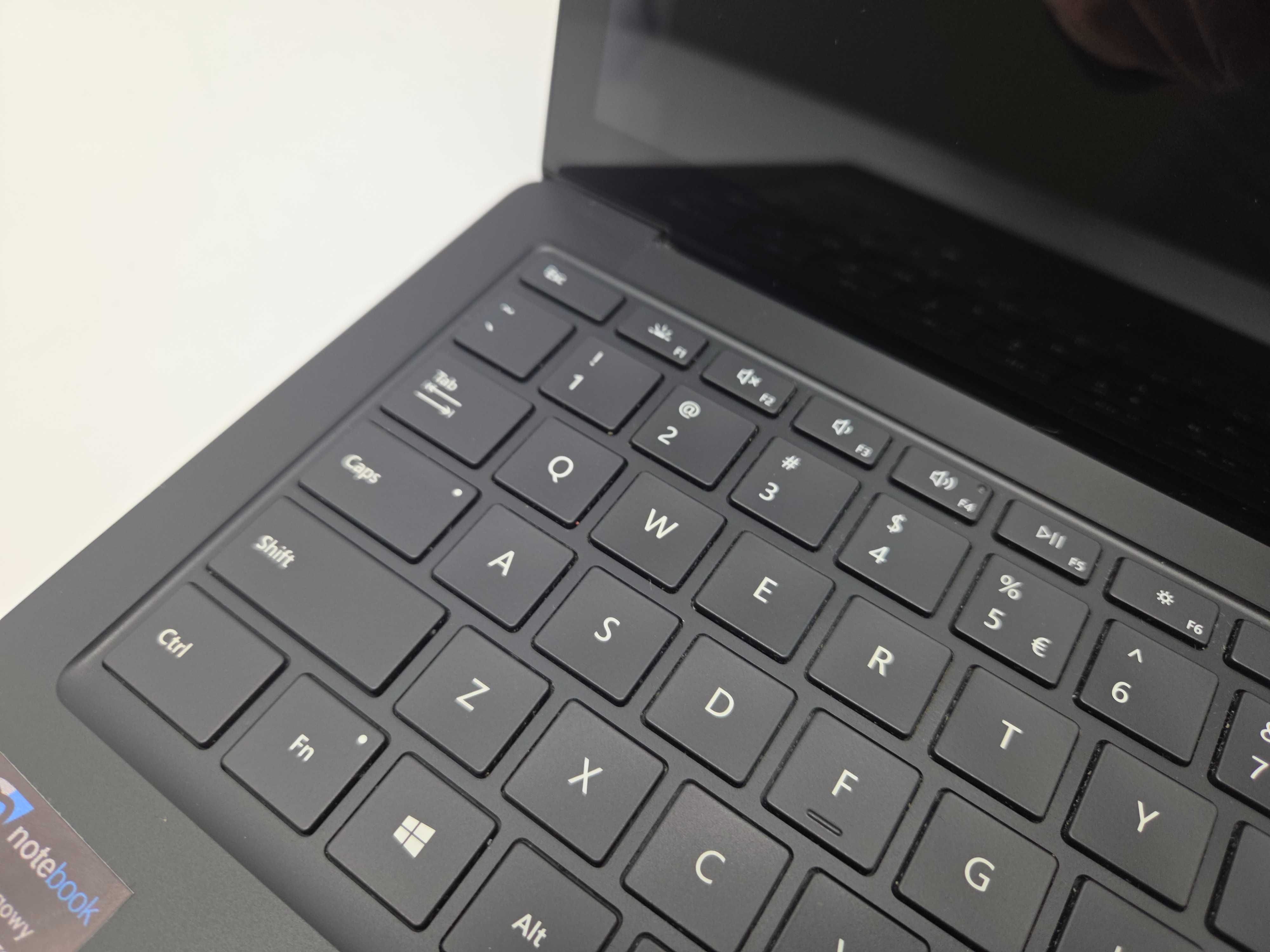 2 w 1 laptop Microsoft Surface Laptop 3 (Model 1868) i5-1035G7 FV23%