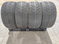 2x265.40.21 i 2x295.35.21 komplet opon Nokian WR SUV 4