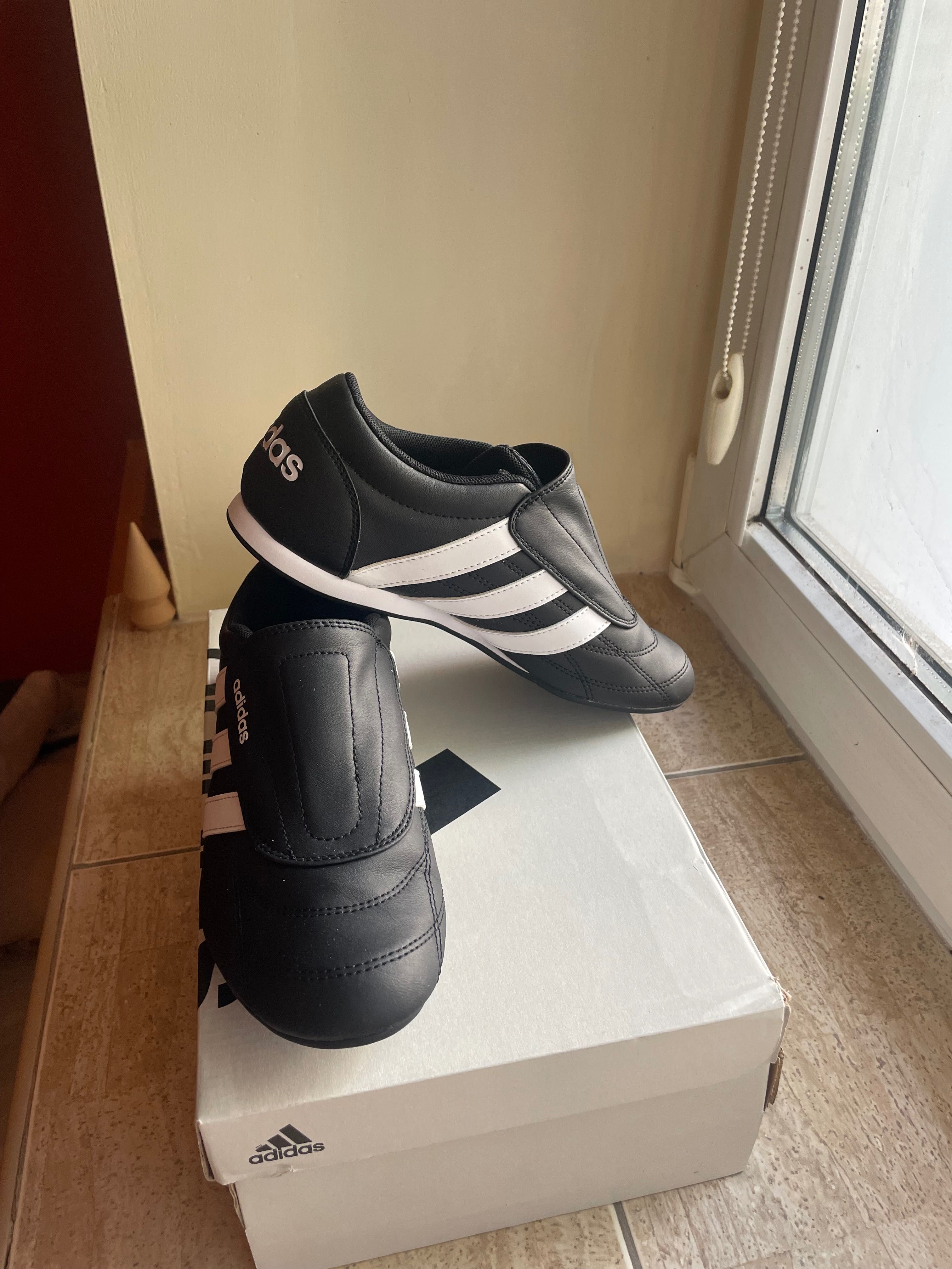 Buty Adidas Tekwen