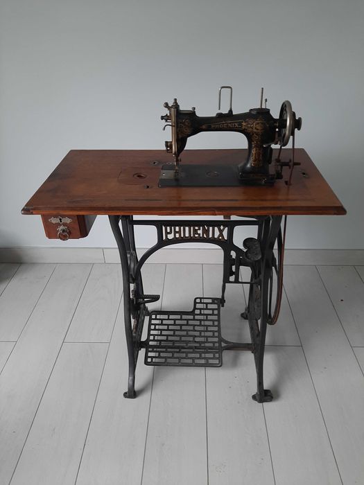 Maszyna do szycia PHOENIX z stolikiem