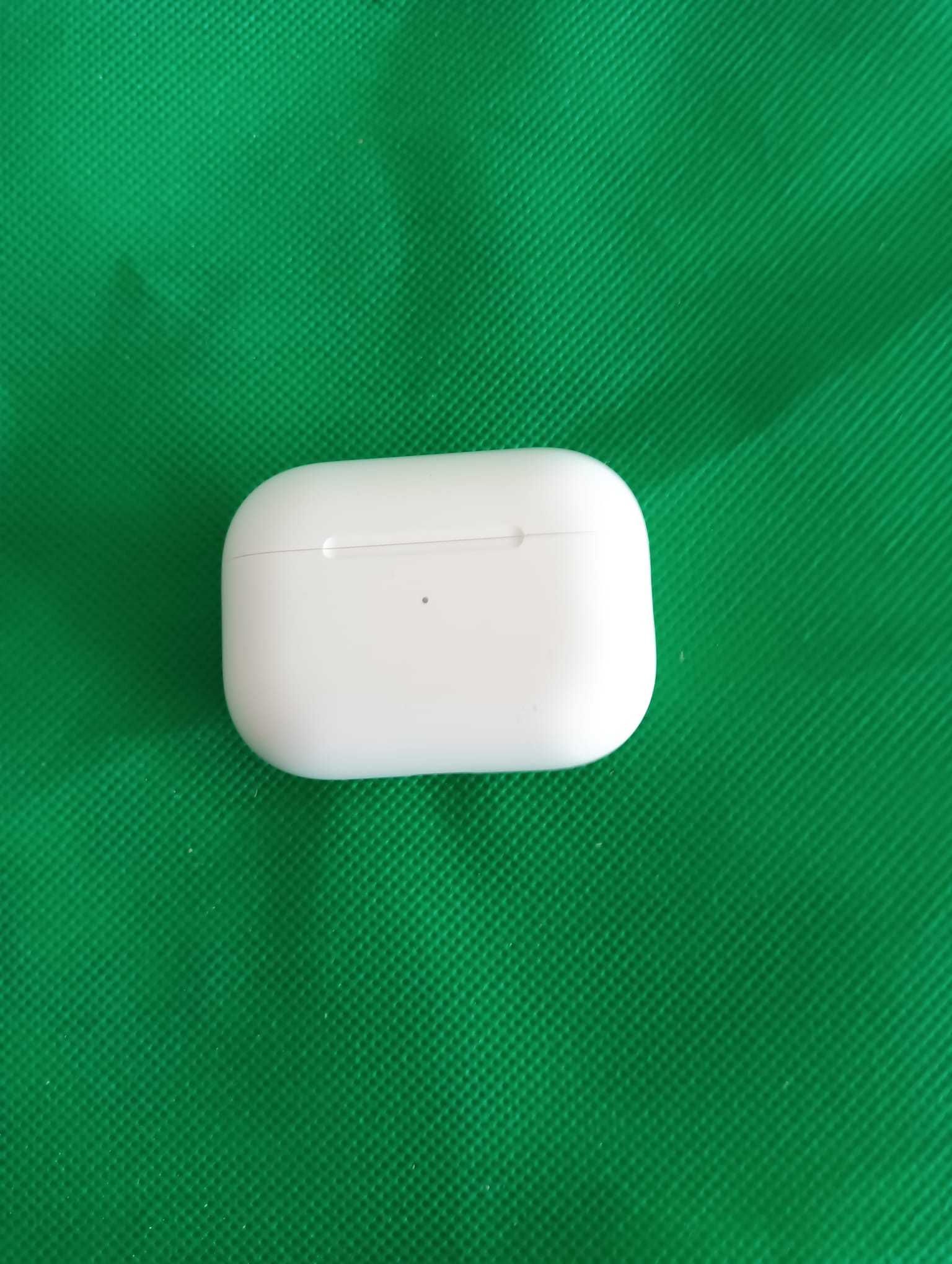 Airpods Pro APPLE 2 Geração USB C (3 anos garantia)