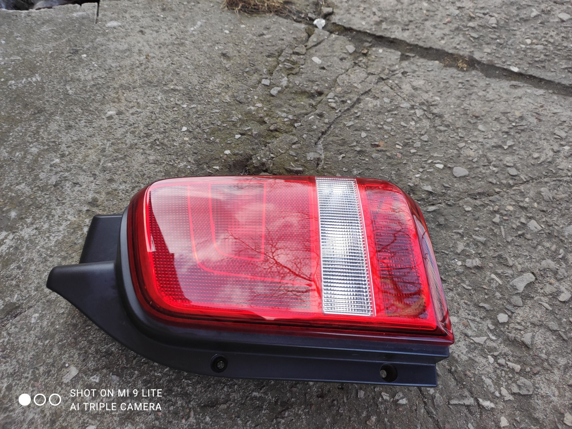 Lampa tył prawa Volkswagen Transporter T5 T6 Hella Oryginał