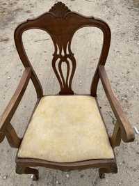 Cadeira antiga de madeira