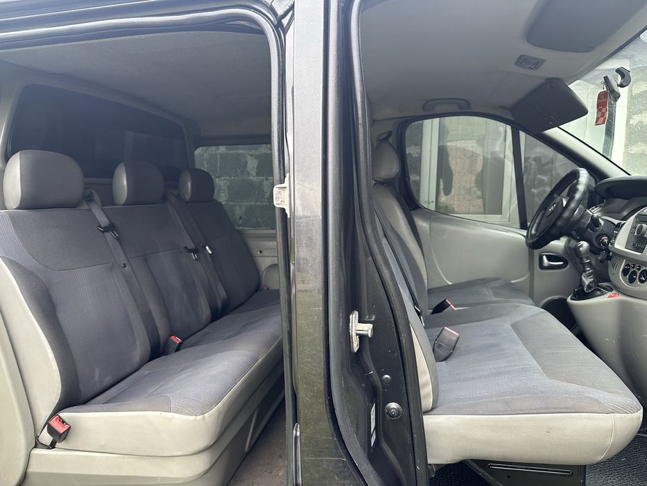 Опель віваро груз-пас