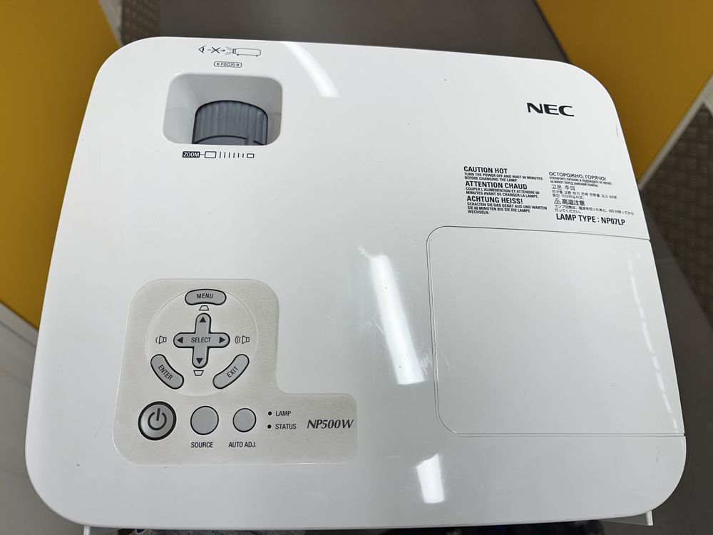 NEC NP500WG - projector - Pouco usado