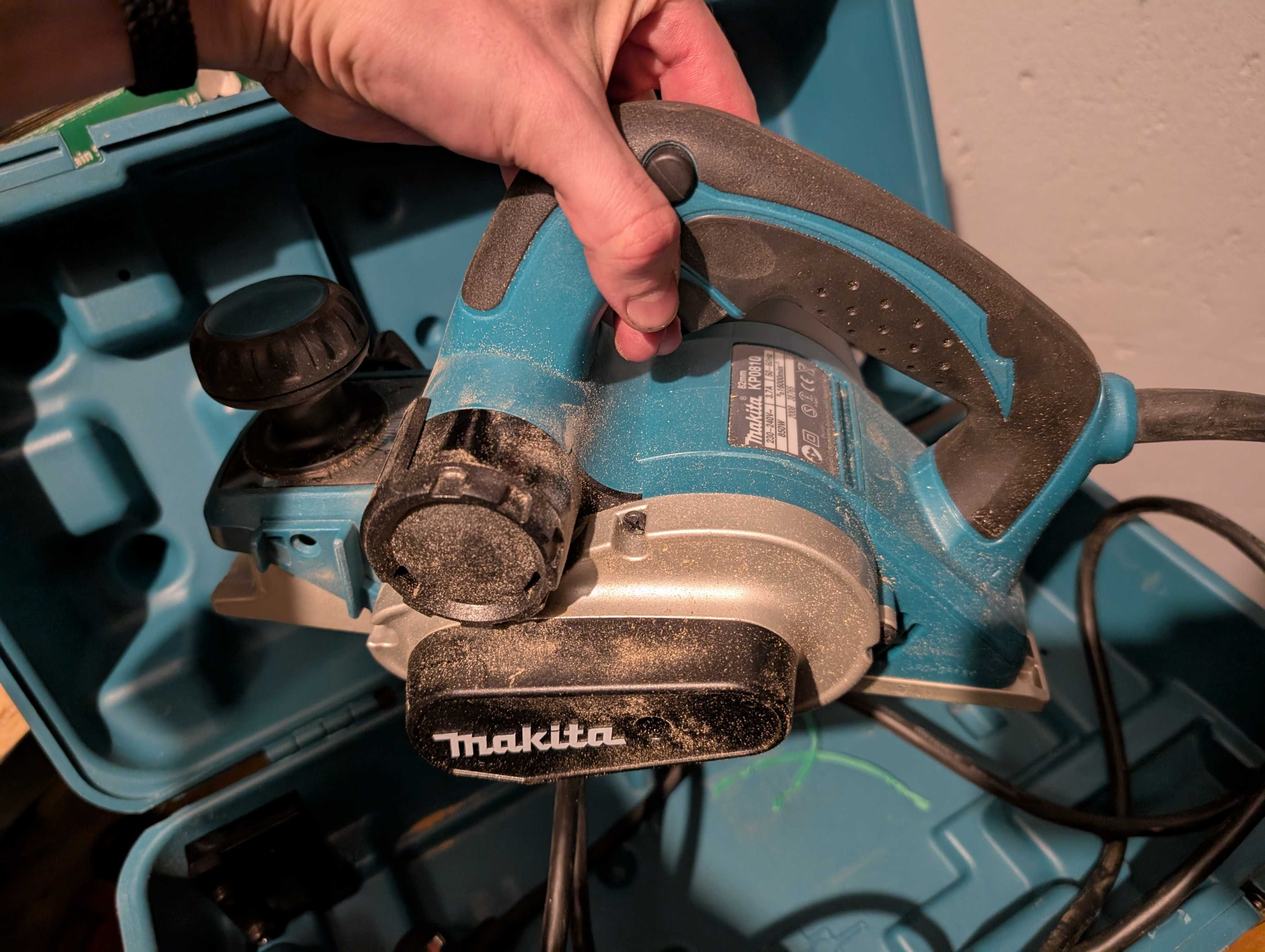 Електрорубанок Makita KP0810 в кейсі