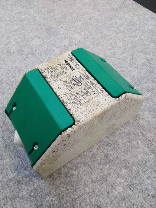 Transformador Monofásico 230/400 - 24/48  63VA