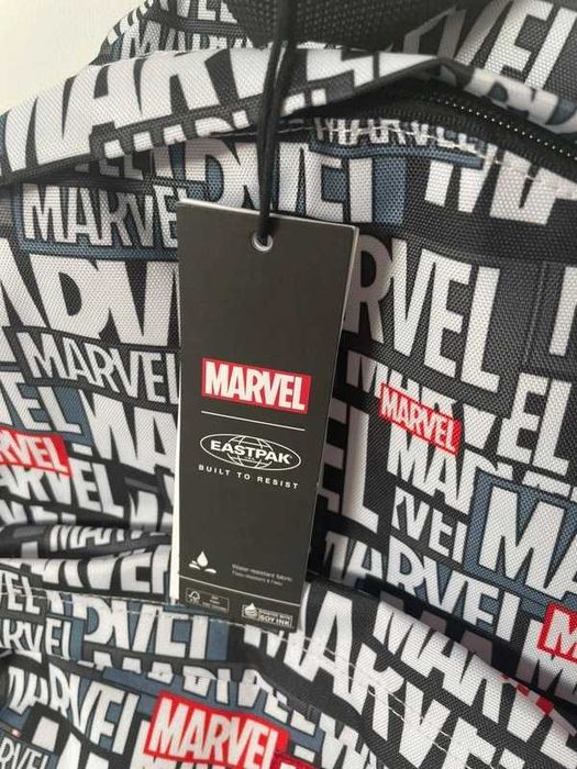 Mochila Eastpak Marvel (Edição Limitada)