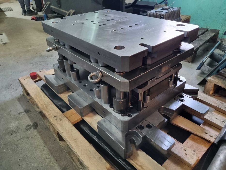 Formy wtryskowe, obróbka CNC, elektrodrążenie, cięcie drutem