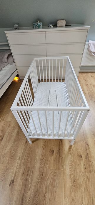 Łóżeczko drewniane