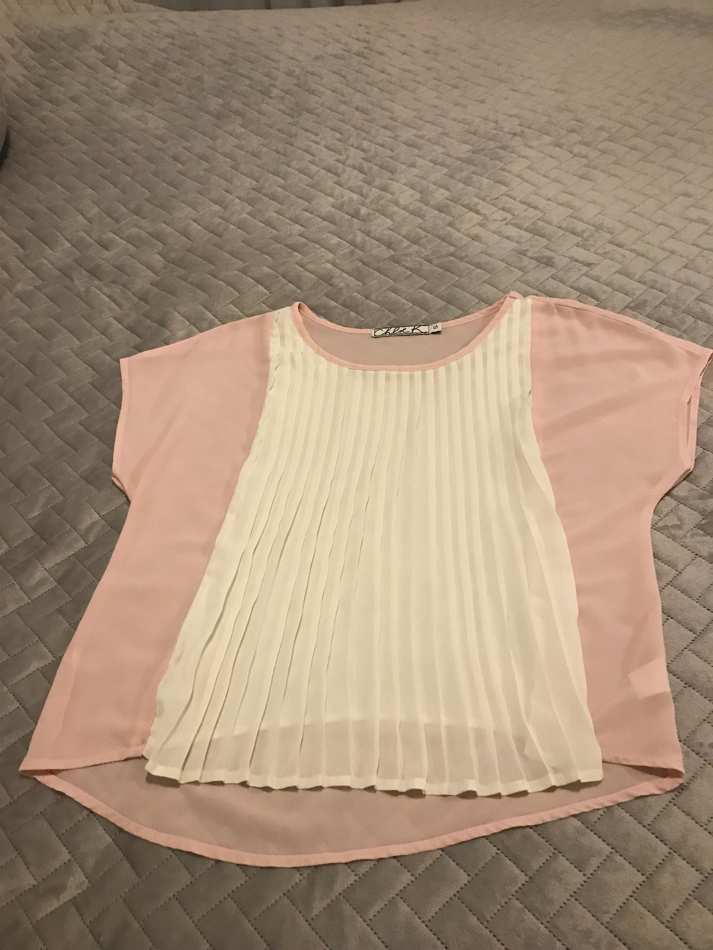 Plisowana bluzeczka w kolorze ecru i różowym