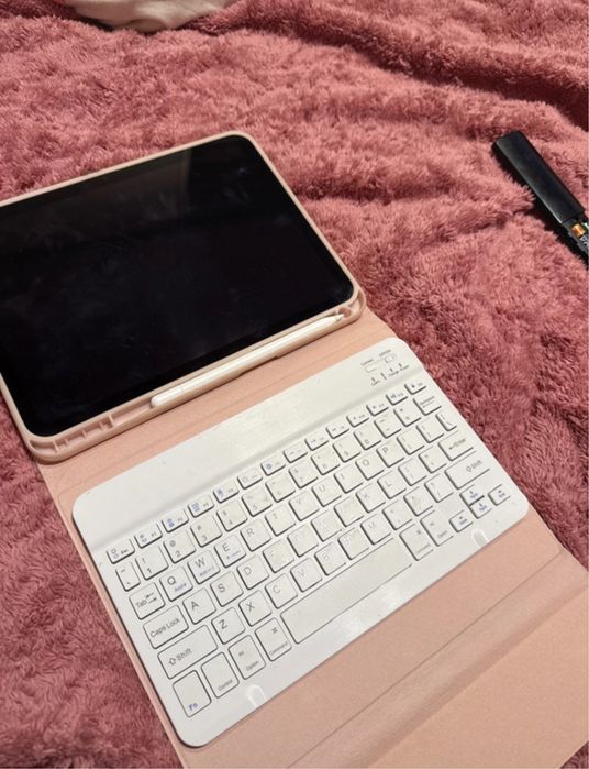 Etui Do Ipada 10 gen z klawiaturą