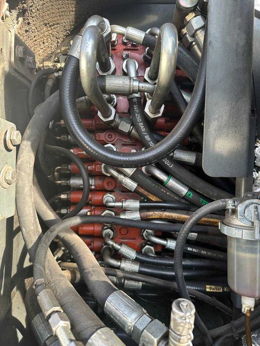 Продам  колісний екскаватора NEUSON 6503