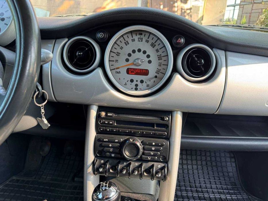Mini Cooper 2002 • 1.6 Benzyna  • Skóra • RunFlat