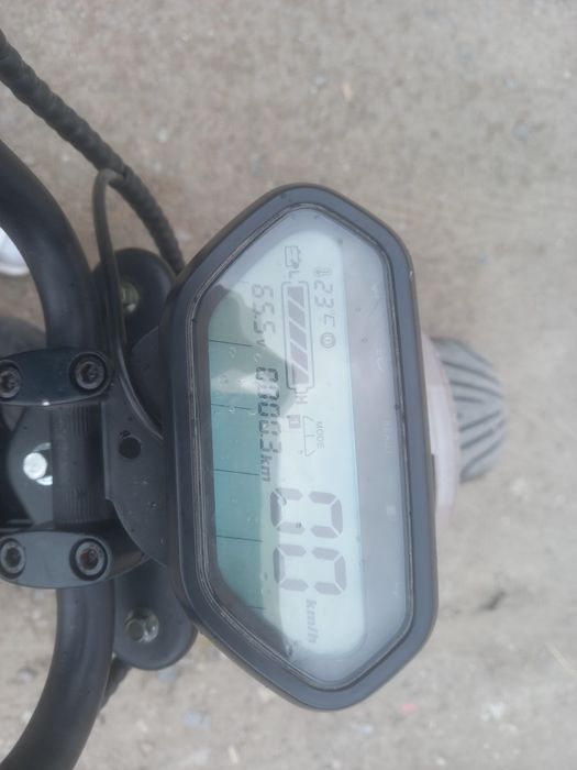 Продам електро скутер Maxxter rock