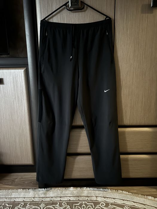 Чоловічі оригінальні штани Nike S-M розмір