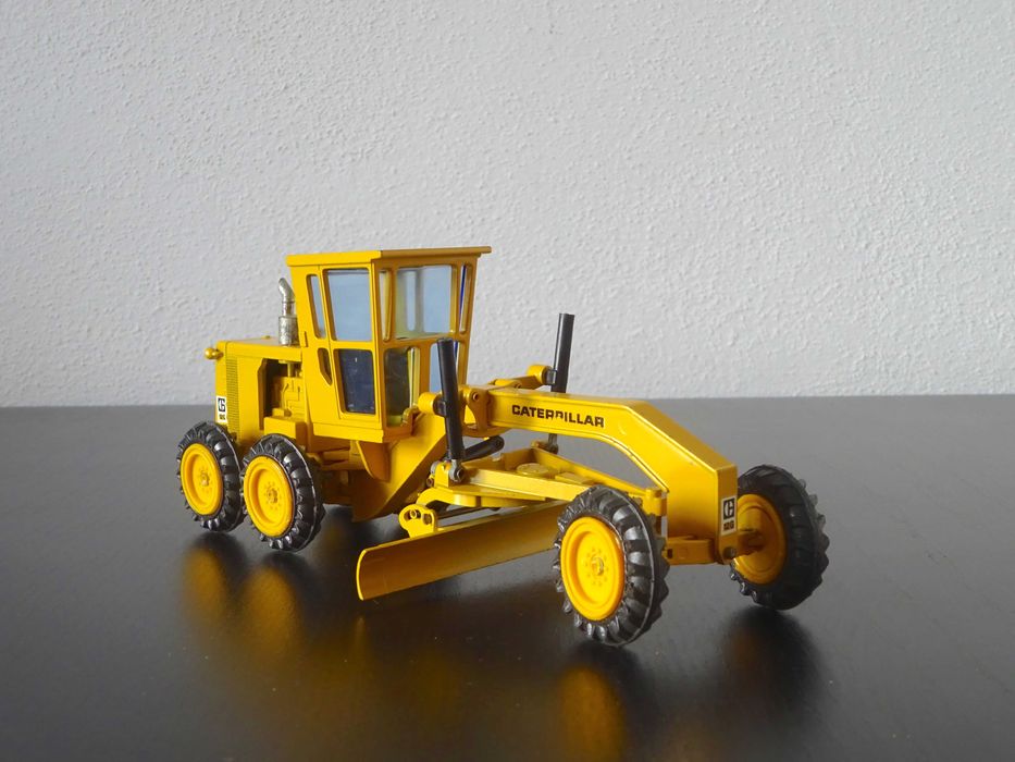 1:50 NZG 150 CAT 12G Grader