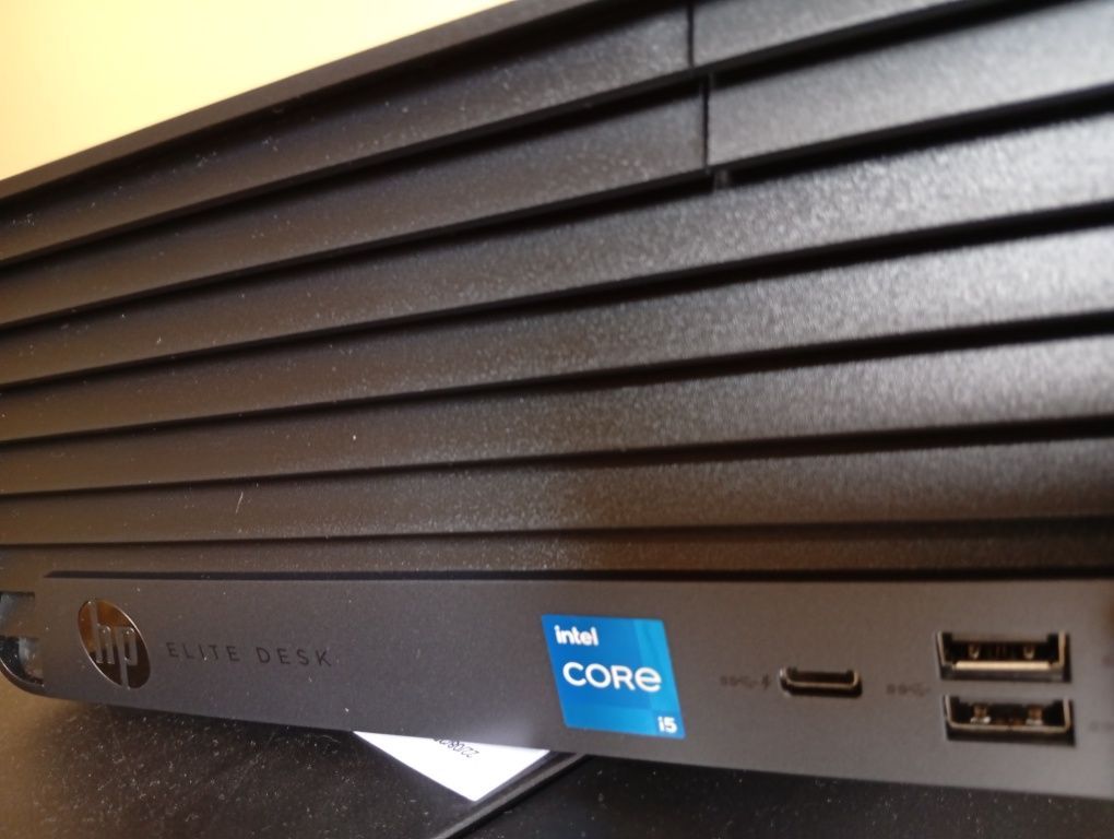 HP EliteDesk 600 G9 I5-12500 com 16GB RAM DDR5 SFF 
Computador HP Elit