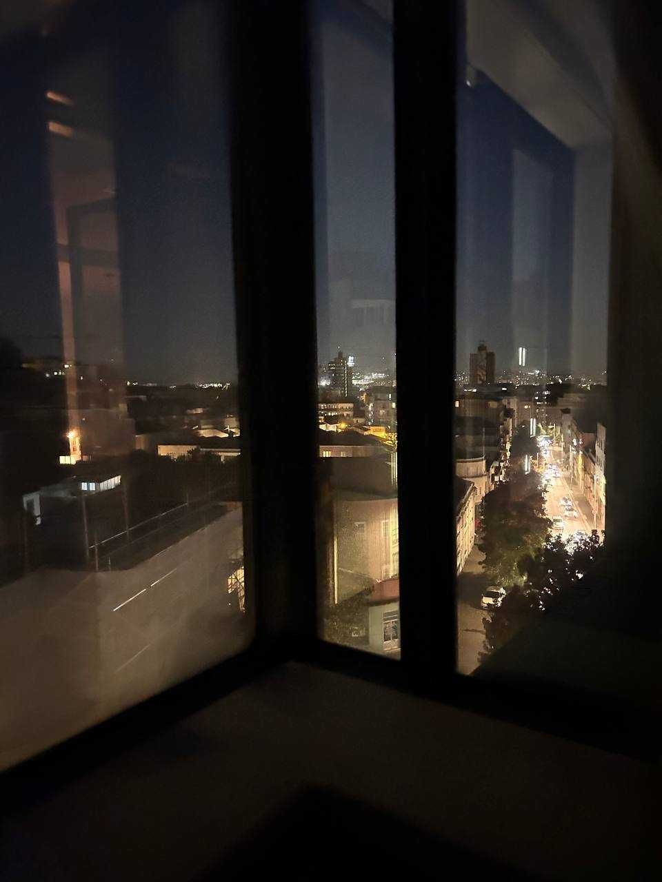 Charmoso apartamento com vistas deslumbrantes.