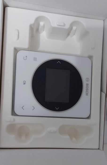 BOSCH Pokojowy Regulator Przewodowy RT800