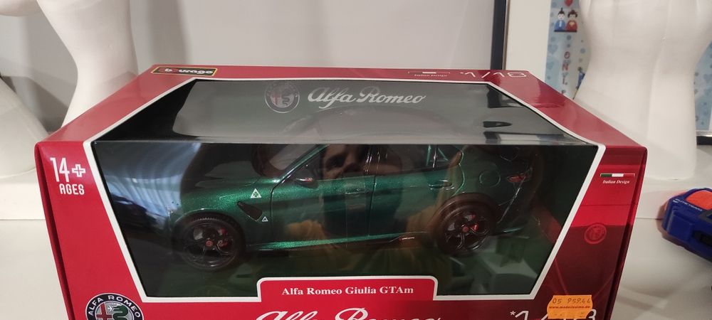 1/18 Alfa Romeo Giulia GTAm carro coleção miniatura Burago