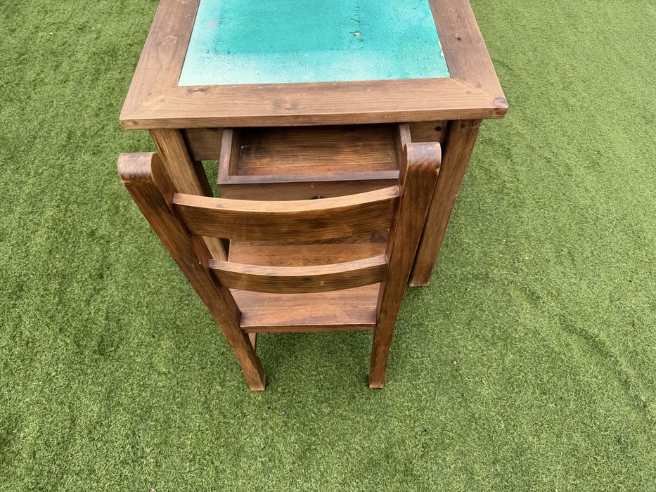 Mesa de madeira jogo com 2 cadeiras